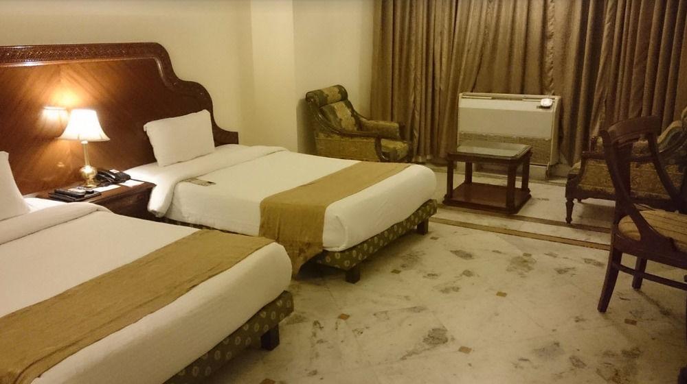 Ramada Khajuraho Hotel Kültér fotó