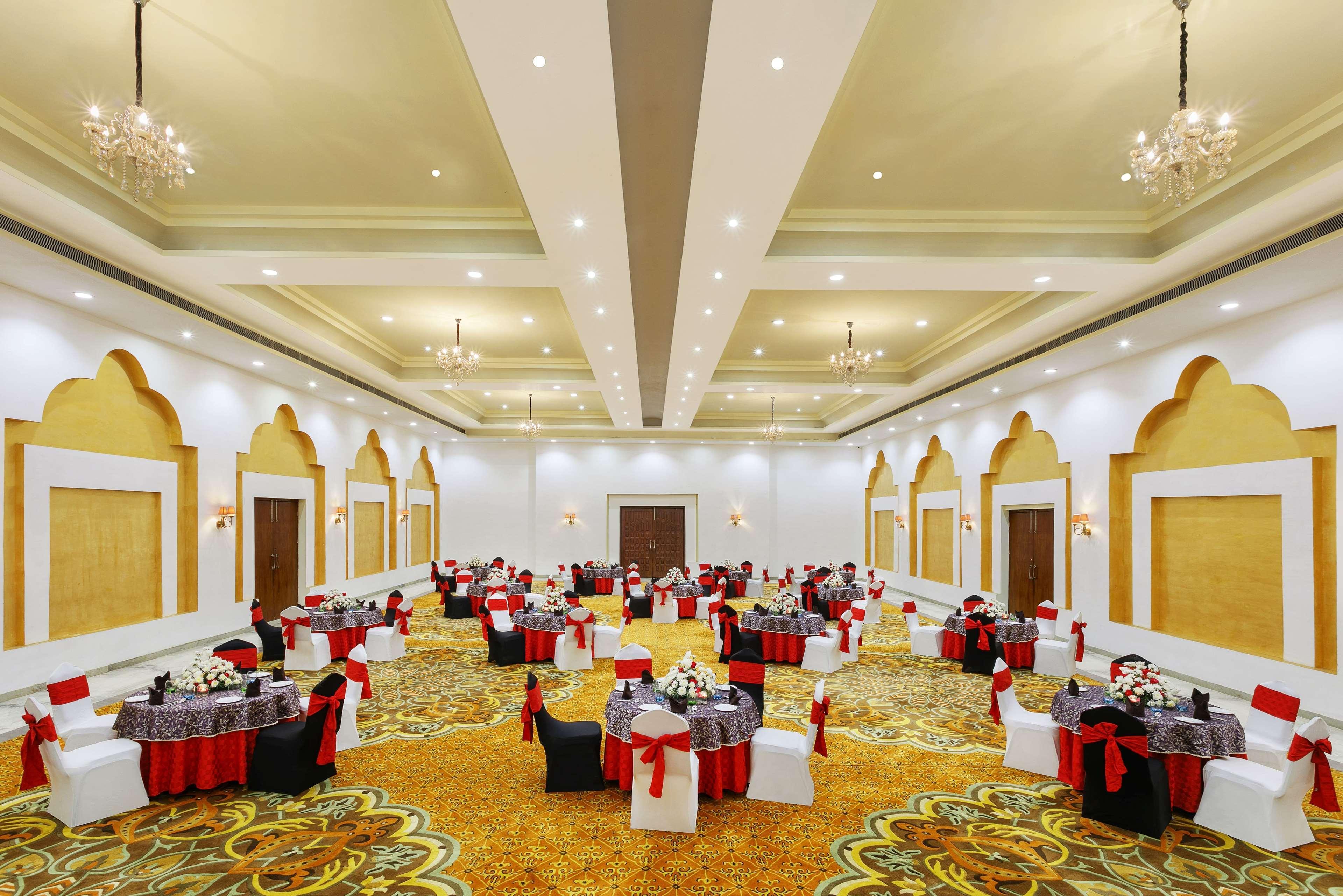 Ramada Khajuraho Hotel Kültér fotó