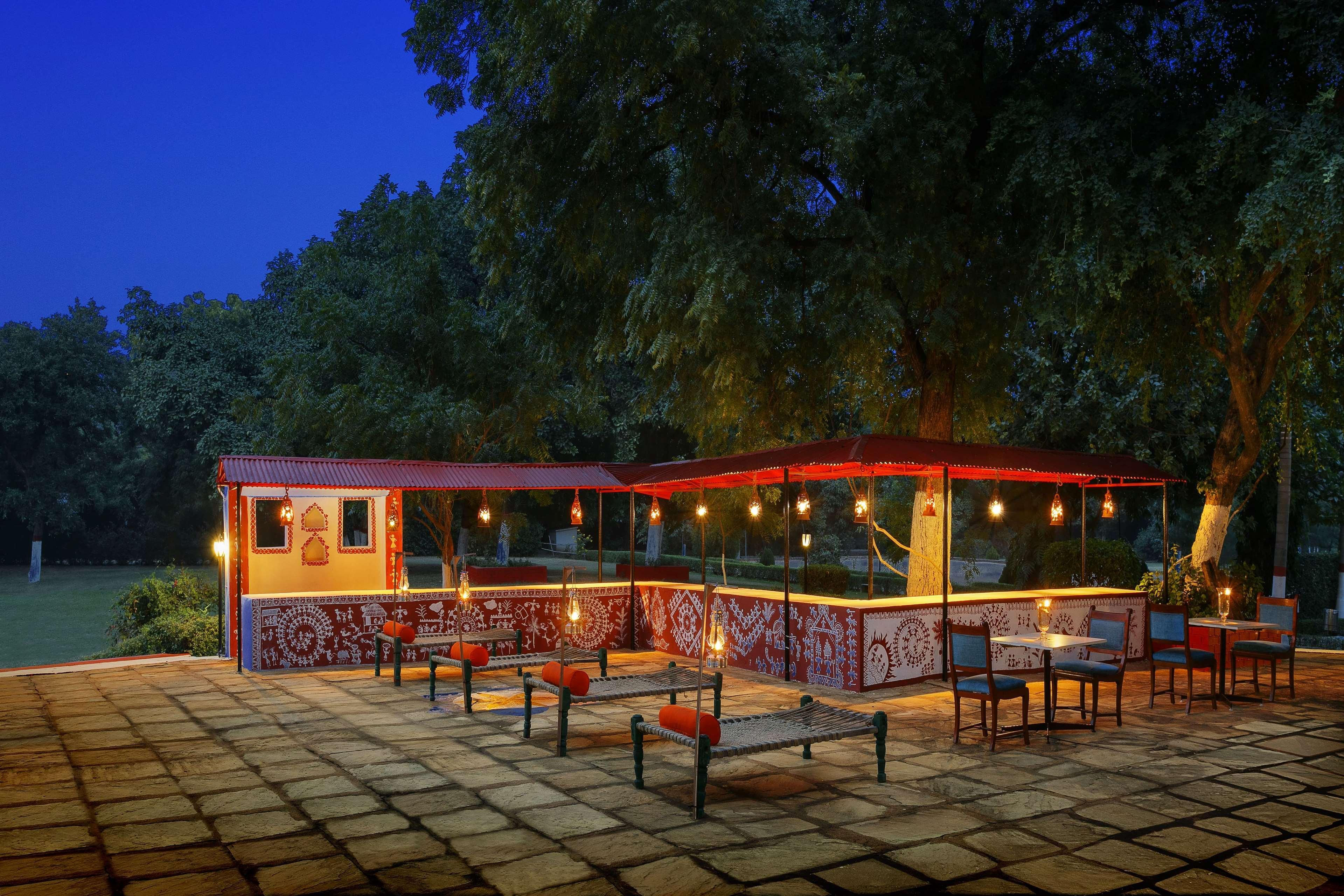Ramada Khajuraho Hotel Kültér fotó