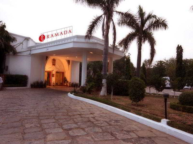Ramada Khajuraho Hotel Kültér fotó