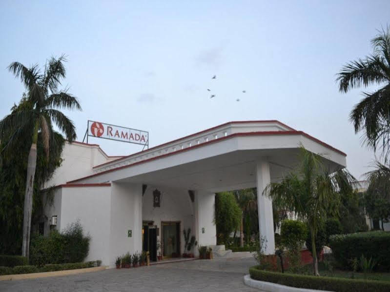 Ramada Khajuraho Hotel Kültér fotó