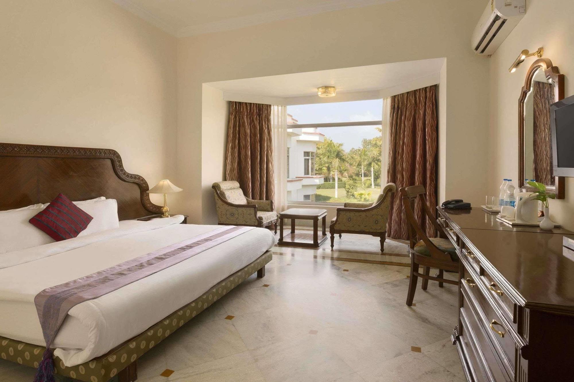 Ramada Khajuraho Hotel Kültér fotó