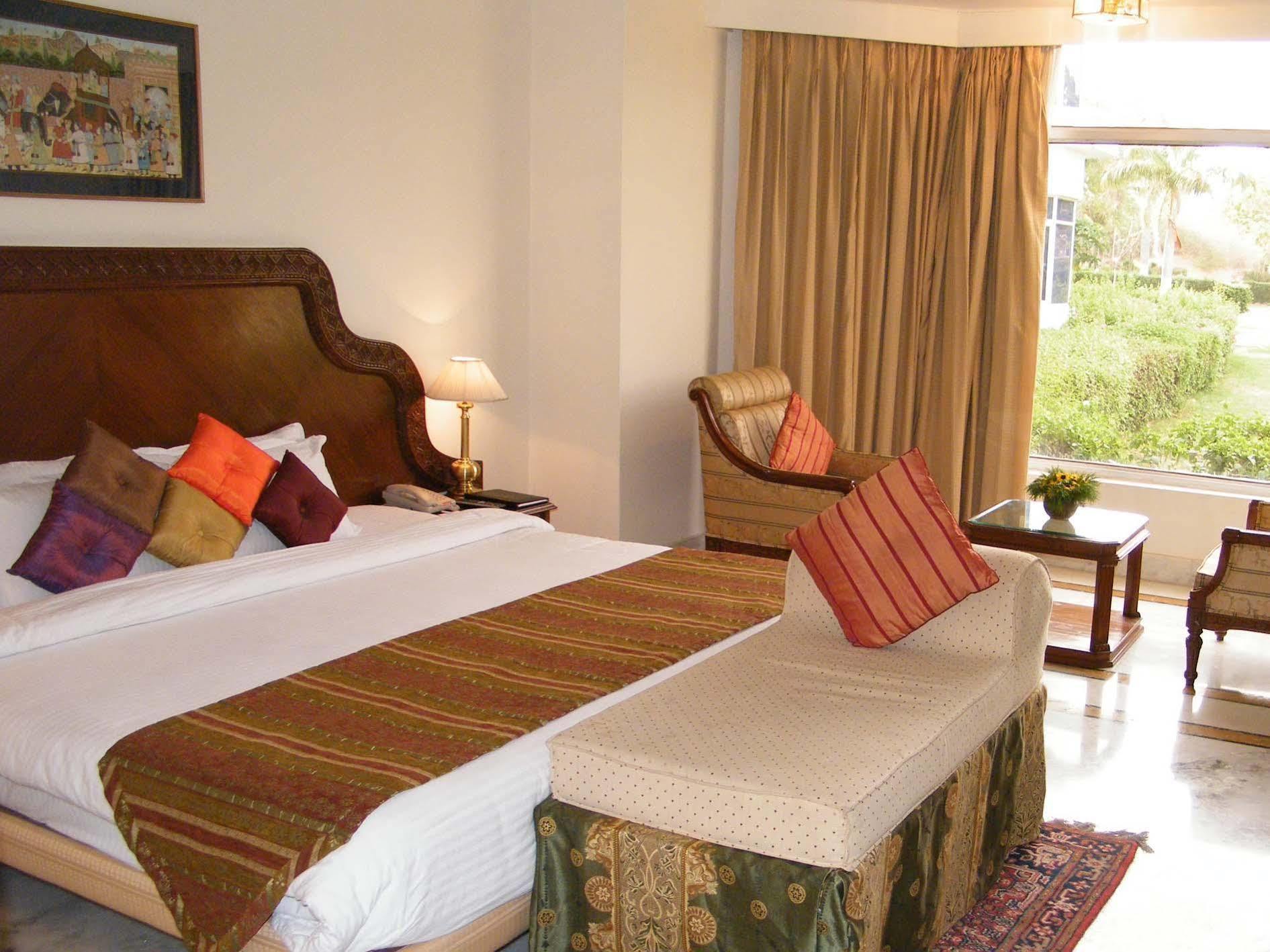 Ramada Khajuraho Hotel Kültér fotó